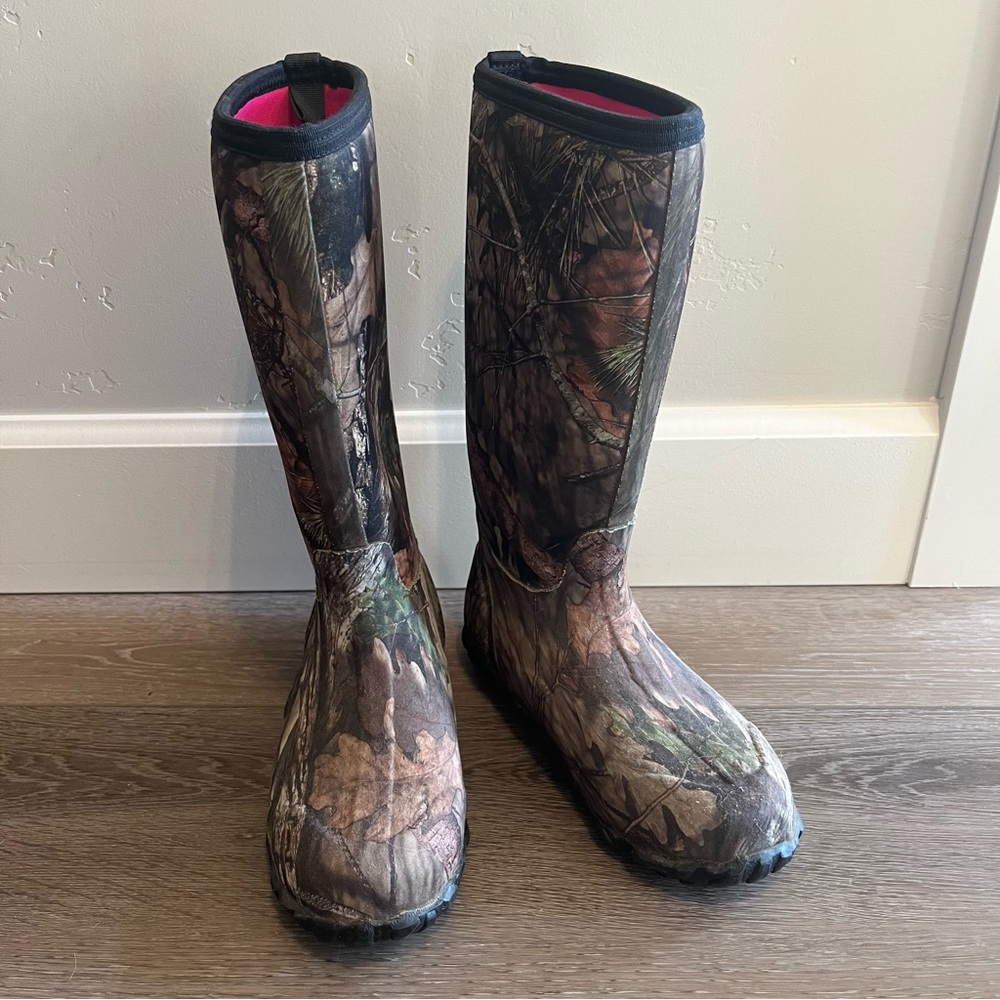 Game winner Waterproof Camo Boots Size 7